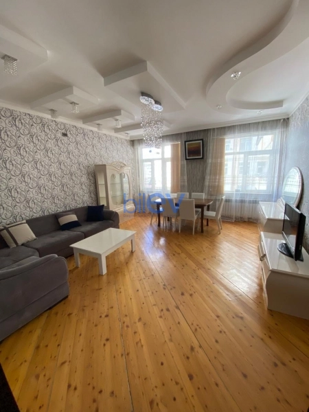 Aylıq Kirayə 3 otaqlı Yeni Tikili bina evi  120m², Bakı