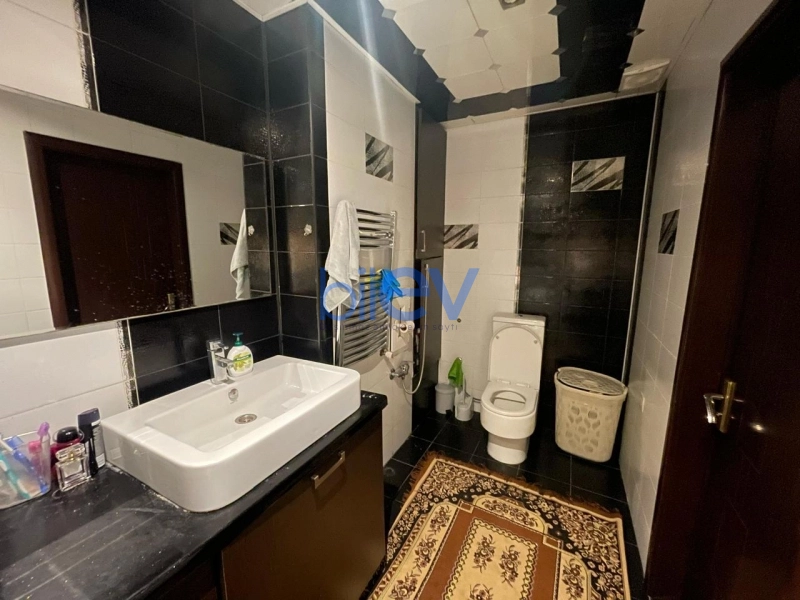 Aylıq Kirayə 3 otaqlı Yeni Tikili bina evi  120m², Bakı