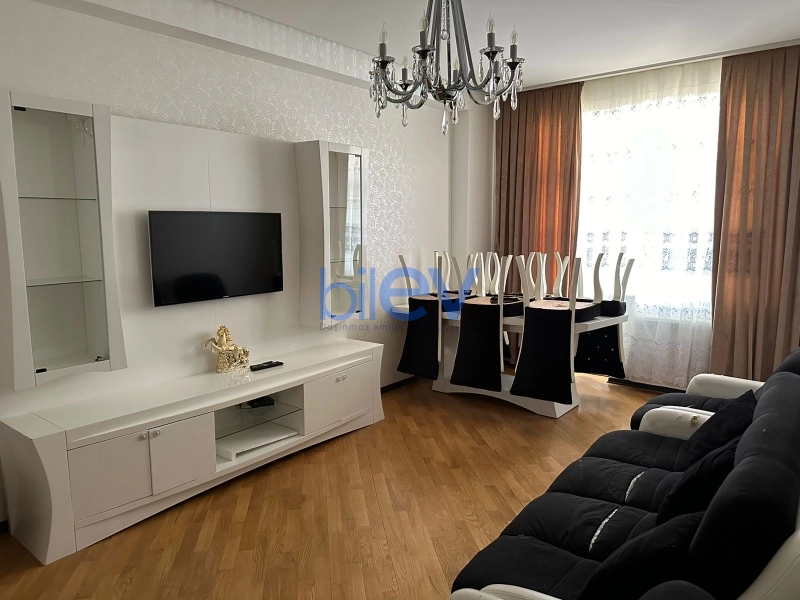 Aylıq Kirayə 3 otaqlı Yeni Tikili bina evi  100m², Bakı