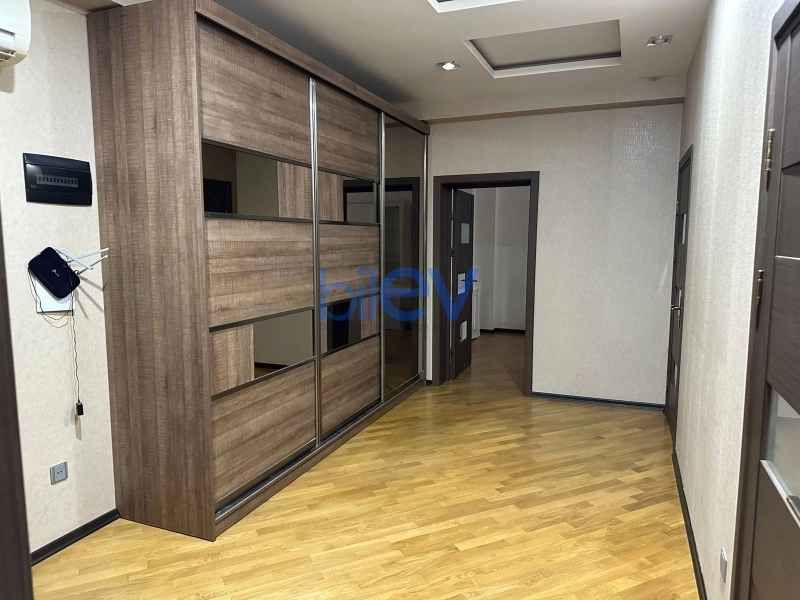 Aylıq Kirayə 3 otaqlı Yeni Tikili bina evi  100m², Bakı