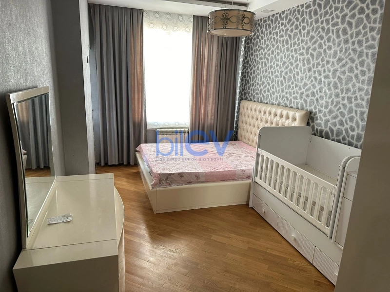 Aylıq Kirayə 3 otaqlı Yeni Tikili bina evi  100m², Bakı