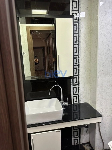 Aylıq Kirayə 3 otaqlı Yeni Tikili bina evi  100m², Bakı
