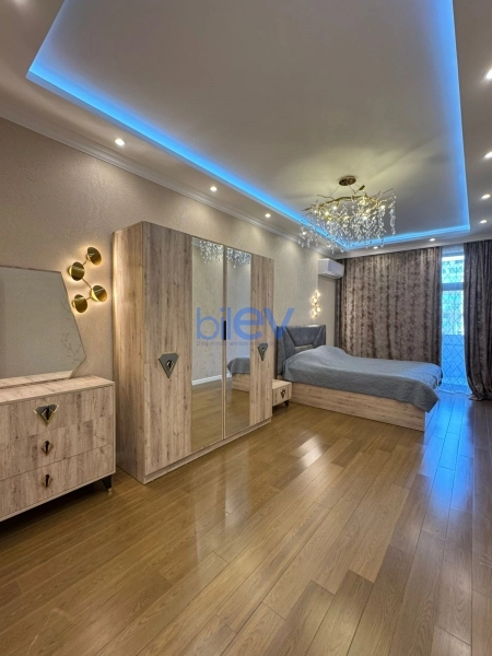Satış 3 otaqlı Yeni Tikili bina evi  145m², Bakı