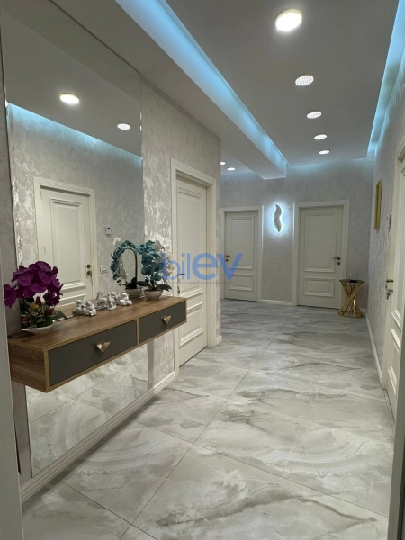 Satış 3 otaqlı Yeni Tikili bina evi  145m², Bakı
