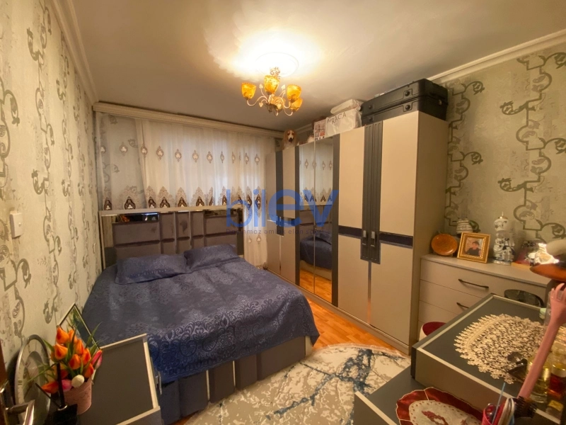 Satış 3 otaqlı Köhnə Tikili bina evi  70m², Bakı