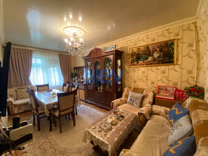 Satış 3 otaqlı Köhnə Tikili bina evi  70m², Bakı