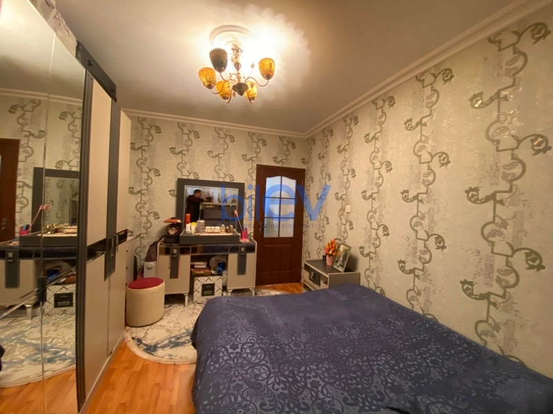 Satış 3 otaqlı Köhnə Tikili bina evi  70m², Bakı