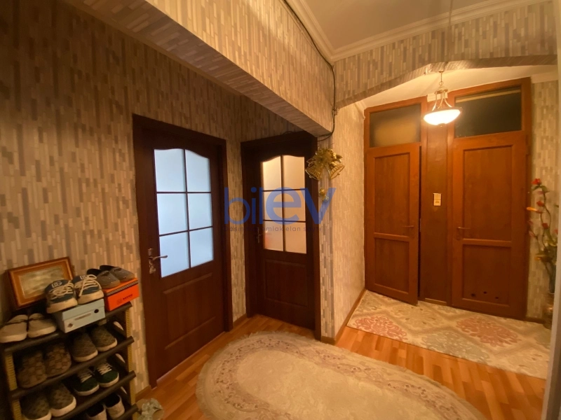 Satış 3 otaqlı Köhnə Tikili bina evi  70m², Bakı