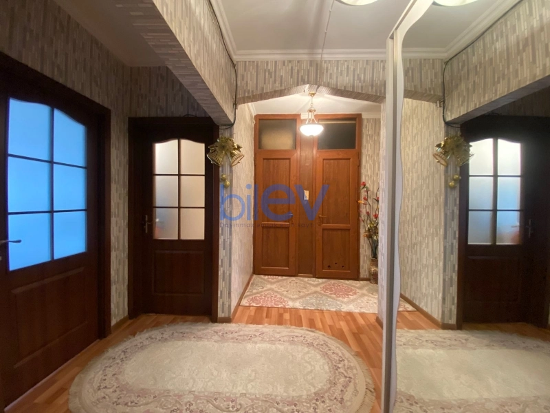 Satış 3 otaqlı Köhnə Tikili bina evi  70m², Bakı
