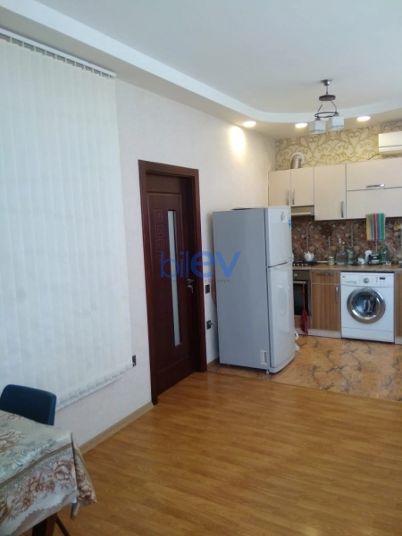 Aylıq Kirayə 2 otaqlı Köhnə Tikili bina evi  70m², Bakı
