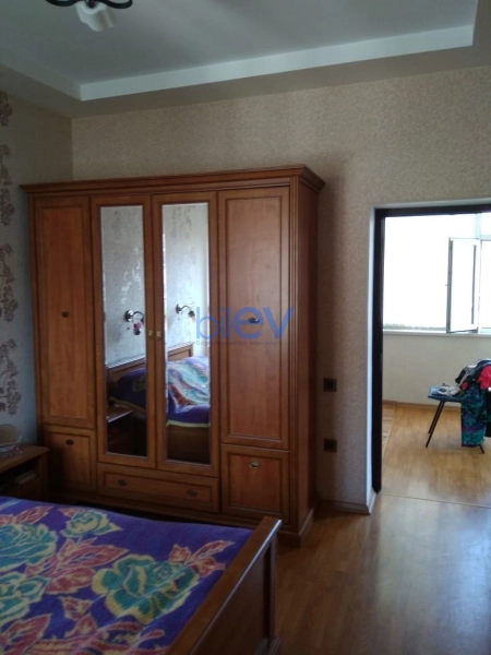 Aylıq Kirayə 2 otaqlı Köhnə Tikili bina evi  70m², Bakı