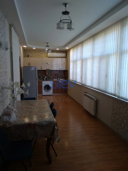 Aylıq Kirayə 2 otaqlı Köhnə Tikili bina evi  70m², Bakı