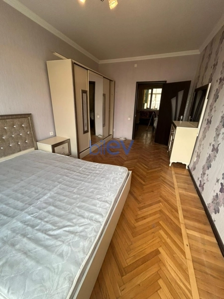 Aylıq Kirayə 2 otaqlı Köhnə Tikili bina evi  55m², Bakı