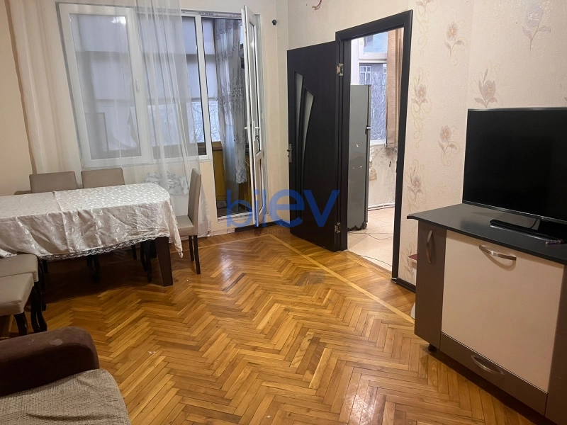 Aylıq Kirayə 2 otaqlı Köhnə Tikili bina evi  55m², Bakı