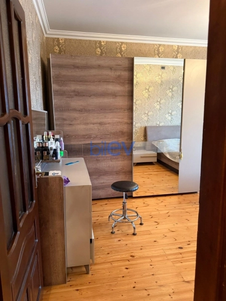 Satış 4 otaqlı Köhnə Tikili bina evi  110m², Bakı