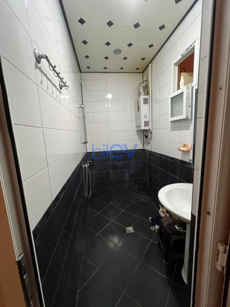 Aylıq Kirayə 2 otaqlı Köhnə Tikili bina evi  65m², Bakı