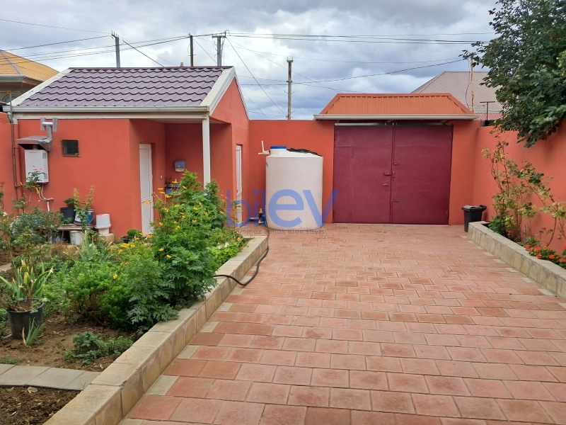 Satış 4 otaqlı Həyət evi  200m², Bakı