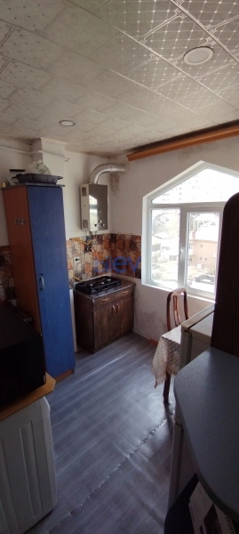 Satış 3 otaqlı Köhnə Tikili bina evi  80m², Bakı