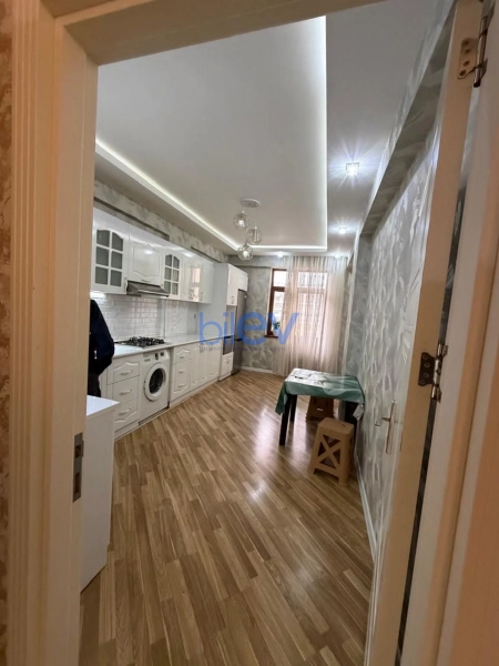 Aylıq Kirayə 3 otaqlı Yeni Tikili bina evi  130m², Xırdalan
