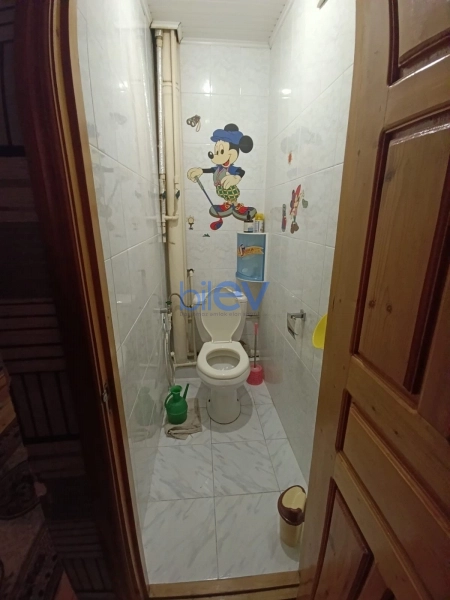 Satış 3 otaqlı Köhnə Tikili bina evi  90m², Bakı