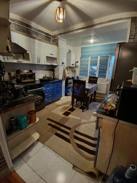 Satış 3 otaqlı Köhnə Tikili bina evi  90m², Bakı