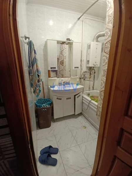 Satış 3 otaqlı Köhnə Tikili bina evi  90m², Bakı