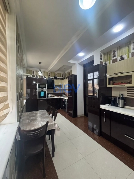 Satış 5 otaqlı Yeni Tikili bina evi  150m², Bakı