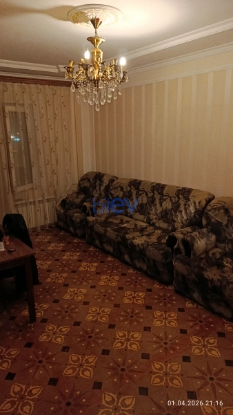 Satış 4 otaqlı Köhnə Tikili bina evi  110m², Bakı
