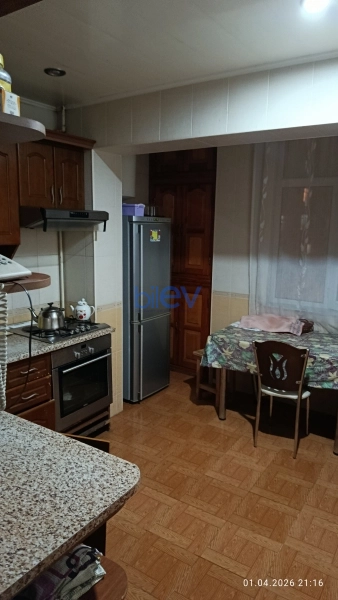 Satış 4 otaqlı Köhnə Tikili bina evi  110m², Bakı