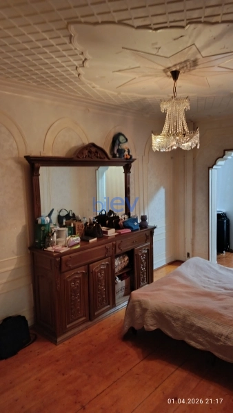 Satış 4 otaqlı Köhnə Tikili bina evi  110m², Bakı