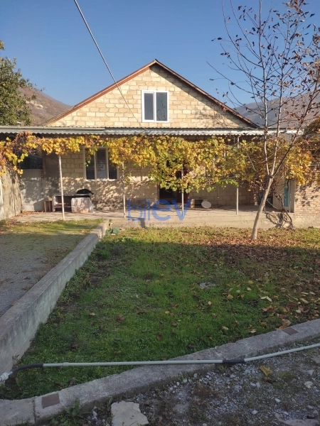 Satış 3 otaqlı Həyət evi  500m², Şəki