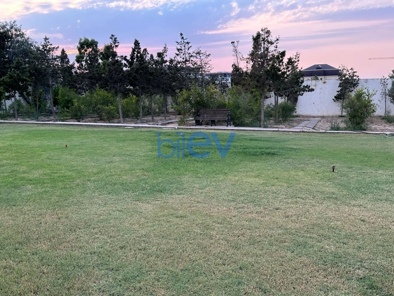 Satış 10 otaqlı Villa  1000m², Bakı