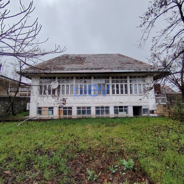Satış 2 otaqlı Həyət evi  600m², Şəki