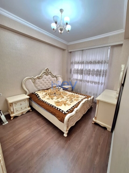 Aylıq Kirayə 3 otaqlı Yeni Tikili bina evi  80m², Bakı