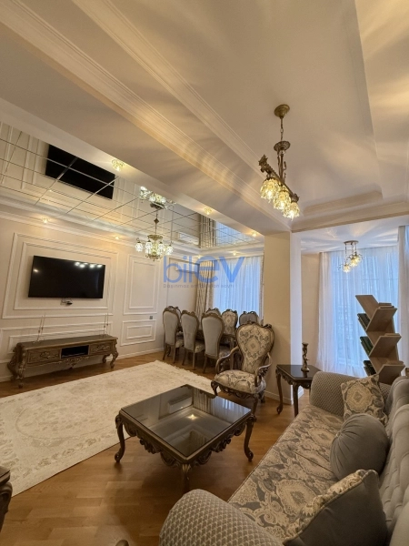 Satış 3 otaqlı Yeni Tikili bina evi  132m², Bakı