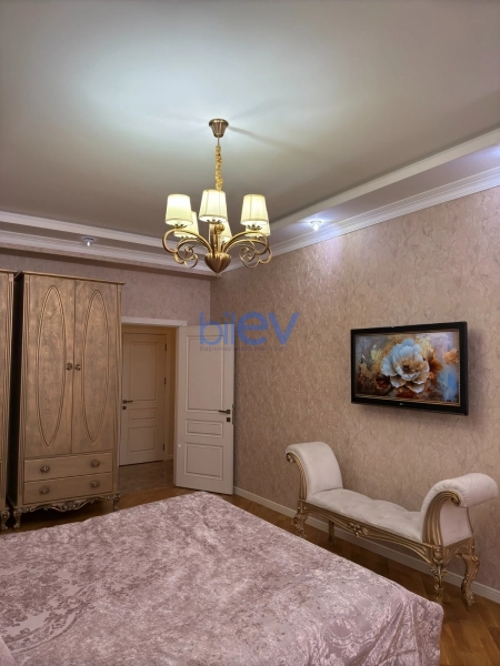 Satış 3 otaqlı Yeni Tikili bina evi  132m², Bakı