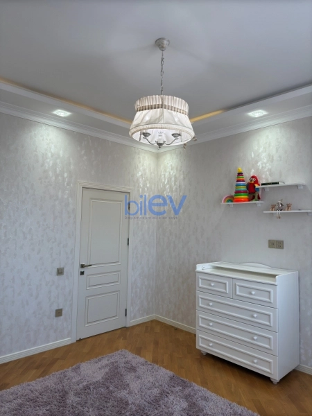 Satış 3 otaqlı Yeni Tikili bina evi  132m², Bakı
