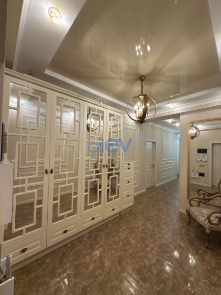 Satış 3 otaqlı Yeni Tikili bina evi  132m², Bakı