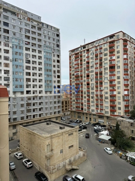 Satış 4 otaqlı Köhnə Tikili bina evi  110m², Bakı