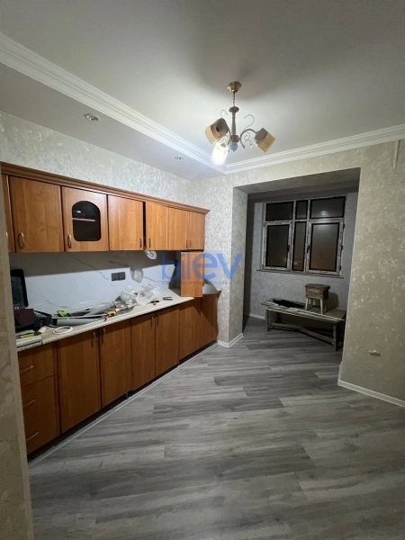 Aylıq Kirayə 3 otaqlı Köhnə Tikili bina evi  70m², Bakı