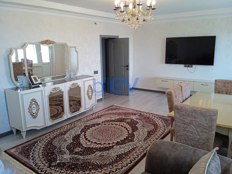 Satış 4 otaqlı Köhnə Tikili bina evi  90m², Bakı