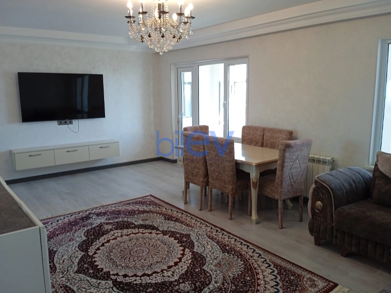 Satış 4 otaqlı Köhnə Tikili bina evi  90m², Bakı