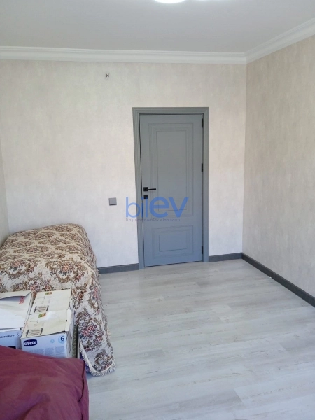 Satış 4 otaqlı Köhnə Tikili bina evi  90m², Bakı
