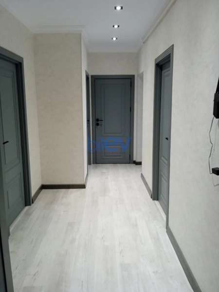 Satış 4 otaqlı Köhnə Tikili bina evi  90m², Bakı
