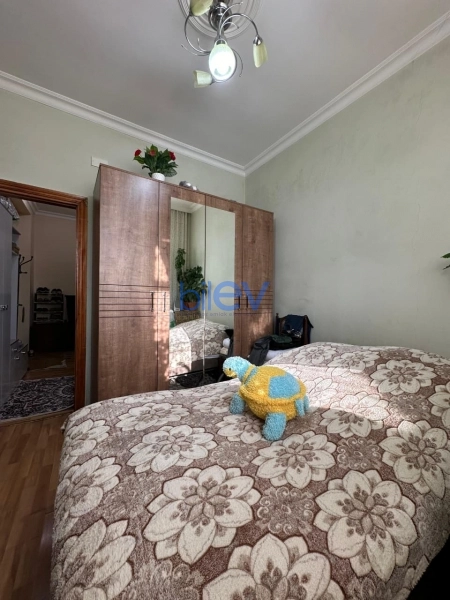 Satış 2 otaqlı Köhnə Tikili bina evi  42m², Bakı