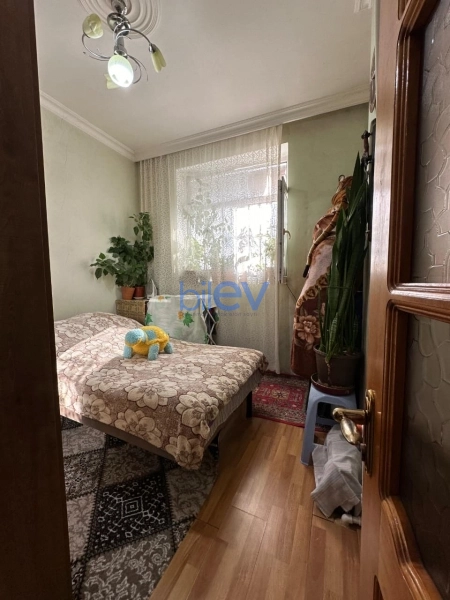 Satış 2 otaqlı Köhnə Tikili bina evi  42m², Bakı