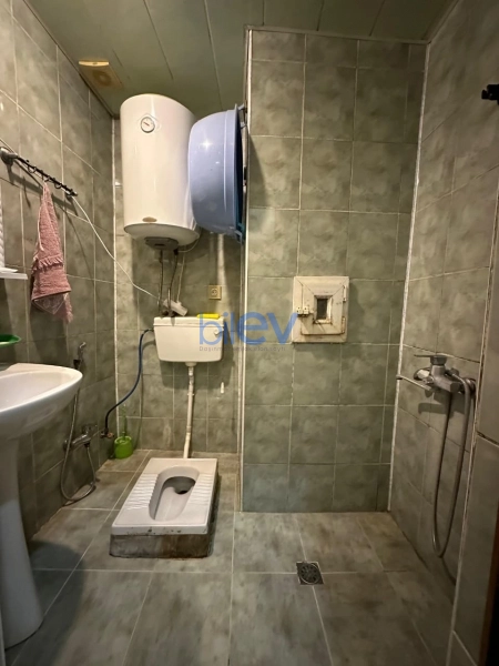 Satış 2 otaqlı Köhnə Tikili bina evi  42m², Bakı