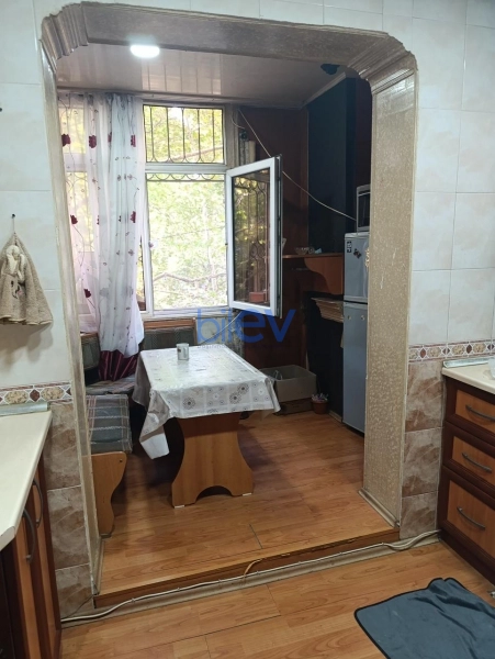 Satış 1 otaqlı Köhnə Tikili bina evi  50m², Bakı