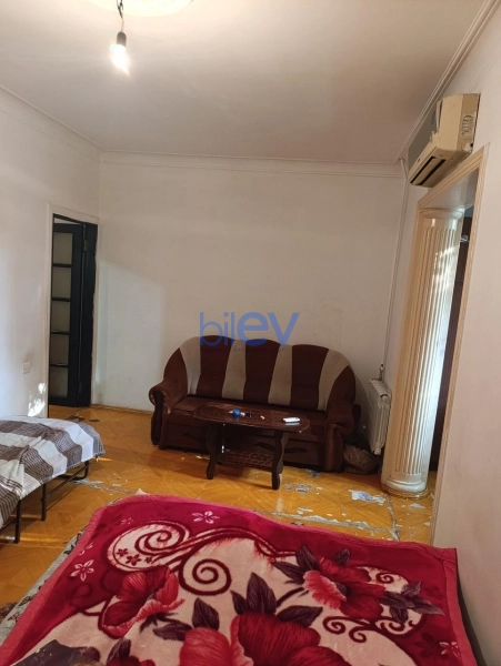 Satış 1 otaqlı Köhnə Tikili bina evi  50m², Bakı