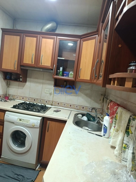 Satış 1 otaqlı Köhnə Tikili bina evi  50m², Bakı